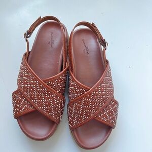 Universal Thread brown Woven Cross-Strap Slingback Sandals